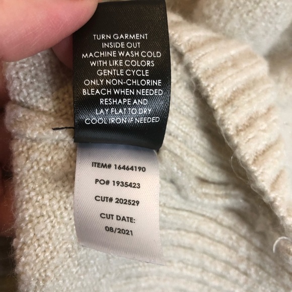 Torrid Raglan Hoodie Rainbow Lip Sweater Size Torrid 2  2X - Picture 7 of 10